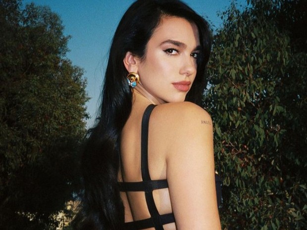 Rahasia Dua Lipa dalam menjaga bentuk tubuh