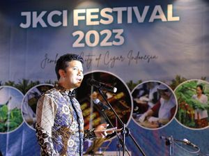 Wagub Emil Puji Kualitas Istimewa Cerutu Jember Wagub Emil Puji Kualitas Istimewa Cerutu Jember