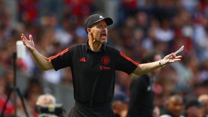 Soccer Football - Pre Season Friendly - Manchester United v Olympique Lyonnais - Murrayfield Stadium, Edinburgh, Scotland, Britain - July 19, 2023 Manchester United manager Erik ten Hag reacts Action Images via Reuters/Lee Smith