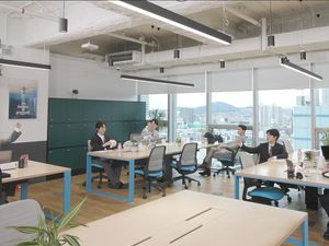 EXO Lepas Kerjaan Jadi Idola K-Pop dan Jadi Karyawan Kantoran? EXO Lepas Kerjaan Jadi Idola K-Pop dan Jadi Karyawan Kantoran?