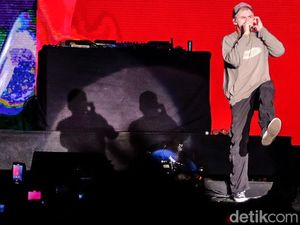 Momen The Kid Laroi Pusing Sampai Bosan Bawakan Lagu Stay di We The Fest Momen The Kid Laroi Pusing Sampai Bosan Bawakan Lagu Stay di We The Fest