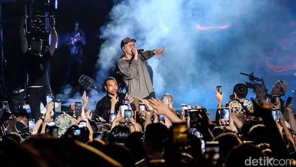 Fan Service The Kid Laroi Bikin Histeris WTF 2023