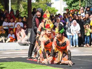 Aneka Permainan Tradisional Meriahkan Hari Anak Nasional di Banyuwangi Aneka Permainan Tradisional Meriahkan Hari Anak Nasional di Banyuwangi
