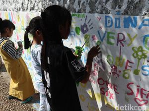 Goresan Mural Hiasi Kawasan Liogenteng di Hari Anak Nasional Goresan Mural Hiasi Kawasan Liogenteng di Hari Anak Nasional