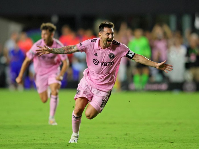 Jul 21, 2023; Fort Lauderdale, FL, USA; Inter Miami CF forward Lionel Messi (10) celebrates after scoring a goal against Cruz Azul during the second half at DRV PNK Stadium. Mandatory Credit: Sam Navarro-USA TODAY Sports