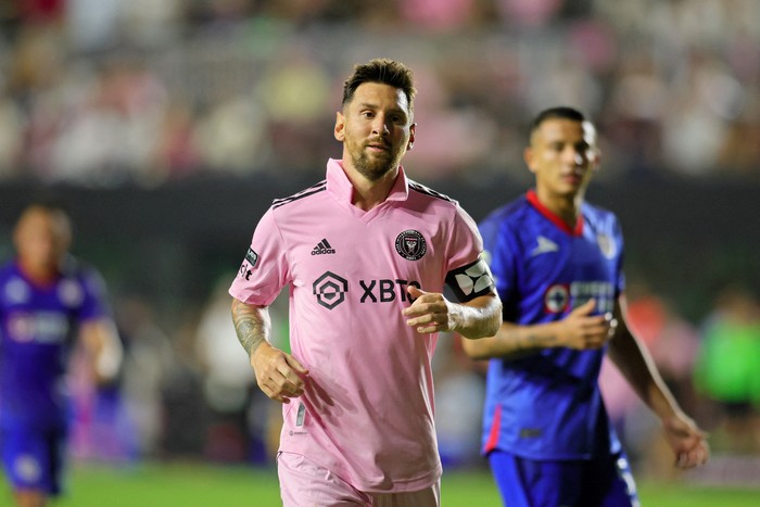 Jul 21, 2023; Fort Lauderdale, FL, USA; Inter Miami CF forward Lionel Messi (10) runs on the field against Cruz Azul during the second half at DRV PNK Stadium. Mandatory Credit: Sam Navarro-USA TODAY Sports