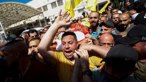 Momen Pemakaman Remaja Palestina yang Ditembak Israel