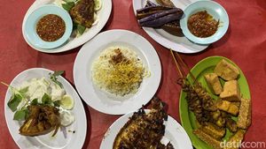 Cicip Nasi Uduk Legendaris di Sunter yang Punya Omzet Rp 25 Juta Sehari