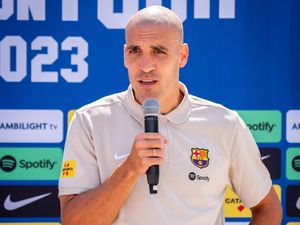 Oriol Romeu Tak Mau Terbebani Status Pengganti Busquets di Barca