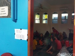 Mengungsi di Sekolah, Korban Kebakaran Setiabudi Butuh Banyak Bantuan