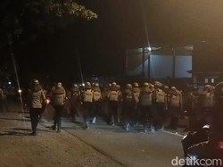 1 Polisi Luka Terkena Lemparan Batu Hadang Pesilat Surabaya Masuk Gresik