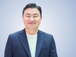 Bos Samsung Janjikan HP Layar Lipat yang Lebih Tipis di Galaxy Unpacked