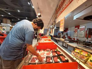 Cuma di Transmart Full Day Sale Hari Ini! Daging Sapi Rp 110 Ribu/Kg