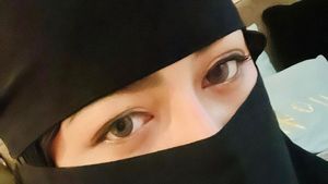 9 Penampilan Ratu Rizky Nabila yang Kini Bercadar