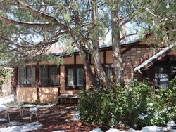 Potret Rumah Oppenheimer di Los Alamos yang Suka Dipakai Tempat Party