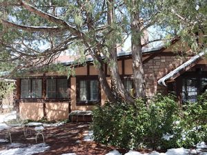Potret Rumah Oppenheimer di Los Alamos yang Suka Dipakai Tempat Party Potret Rumah Oppenheimer di Los Alamos yang Suka Dipakai Tempat Party