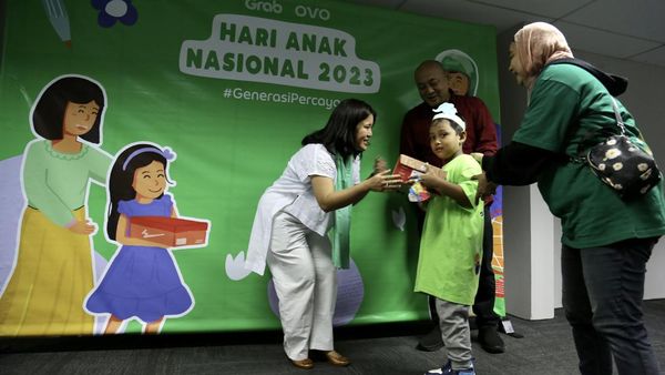 Berbagi Ribuan Sepatu Gratis Semarakan Hari Anak Nasional