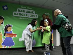 Berbagi Ribuan Sepatu Gratis Semarakan Hari Anak Nasional