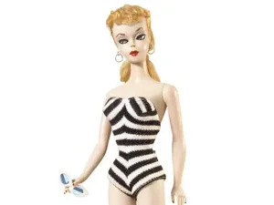 Barbie Botox, Tren Kecantikan Suntik Botox Supaya Leher Jenjang Bak Boneka Barbie Botox, Tren Kecantikan Suntik Botox Supaya Leher Jenjang Bak Boneka