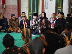 Wagub Emil Ingatkan Pentingnya Nguri-uri Budoyo demi Bangun Jawa Timur Wagub Emil Ingatkan Pentingnya Nguri-uri Budoyo demi Bangun Jawa Timur