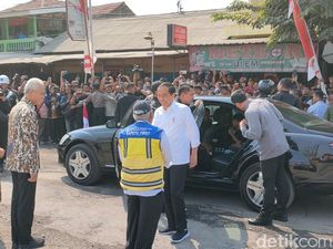 Ditemani Jan Ethes, Jokowi Cek Perbaikan Jalan Solo-Purwodadi Ditemani Jan Ethes, Jokowi Cek Perbaikan Jalan Solo-Purwodadi