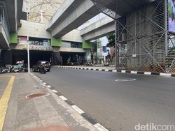 3 Fakta Pemotor Tak Awas Tabrak Tiang MRT Blok M Berakhir Tewas