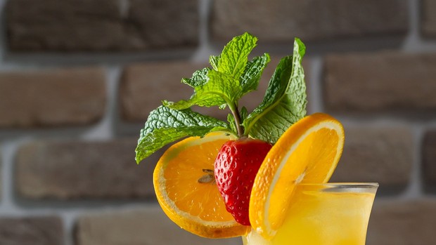 penyebab asam urat tinggi pada anak muda dengan mengonsumsi jus buah berlebihan