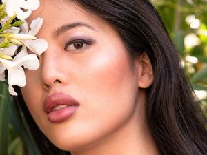 7 Foto Model Seksi Picu Kontroversi, Bikin Akun OnlyFans Gratis Buat Tentara