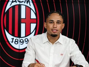 Resmi! AC Milan Rekrut Noah Okafor dari Red Bull Salzburg