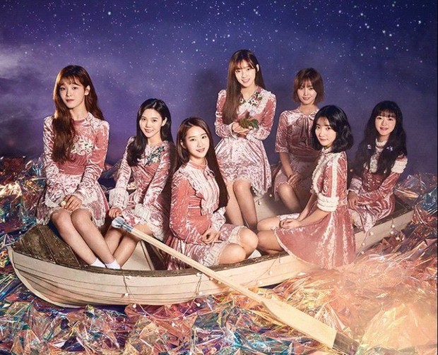 Potret Oh My Girl dalam foto konsep album Secret Garden/ Foto: allkpop.com Potret Oh My Girl dalam foto konsep album Secret Garden