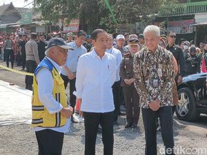 Sentilan Jokowi Dari Saya Kecil Tak Beres Saat Cek Perbaikan Jalan Sentilan Jokowi Dari Saya Kecil Tak Beres Saat Cek Perbaikan Jalan