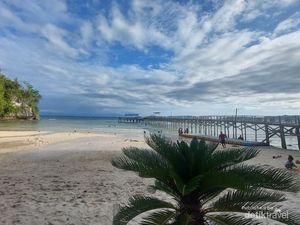 Putras, Salah Satu Pasir Putih Indah di Raja Ampat