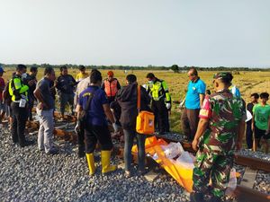 Seorang Pria Tanpa Identitas di Ngawi Tewas Tertabrak KA Majapahit Seorang Pria Tanpa Identitas di Ngawi Tewas Tertabrak KA Majapahit