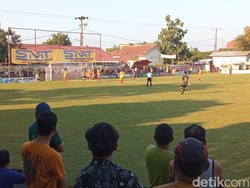 Aturan Tak Tertulis di Liga Tarkam Lapangan Roket FC Cirebon