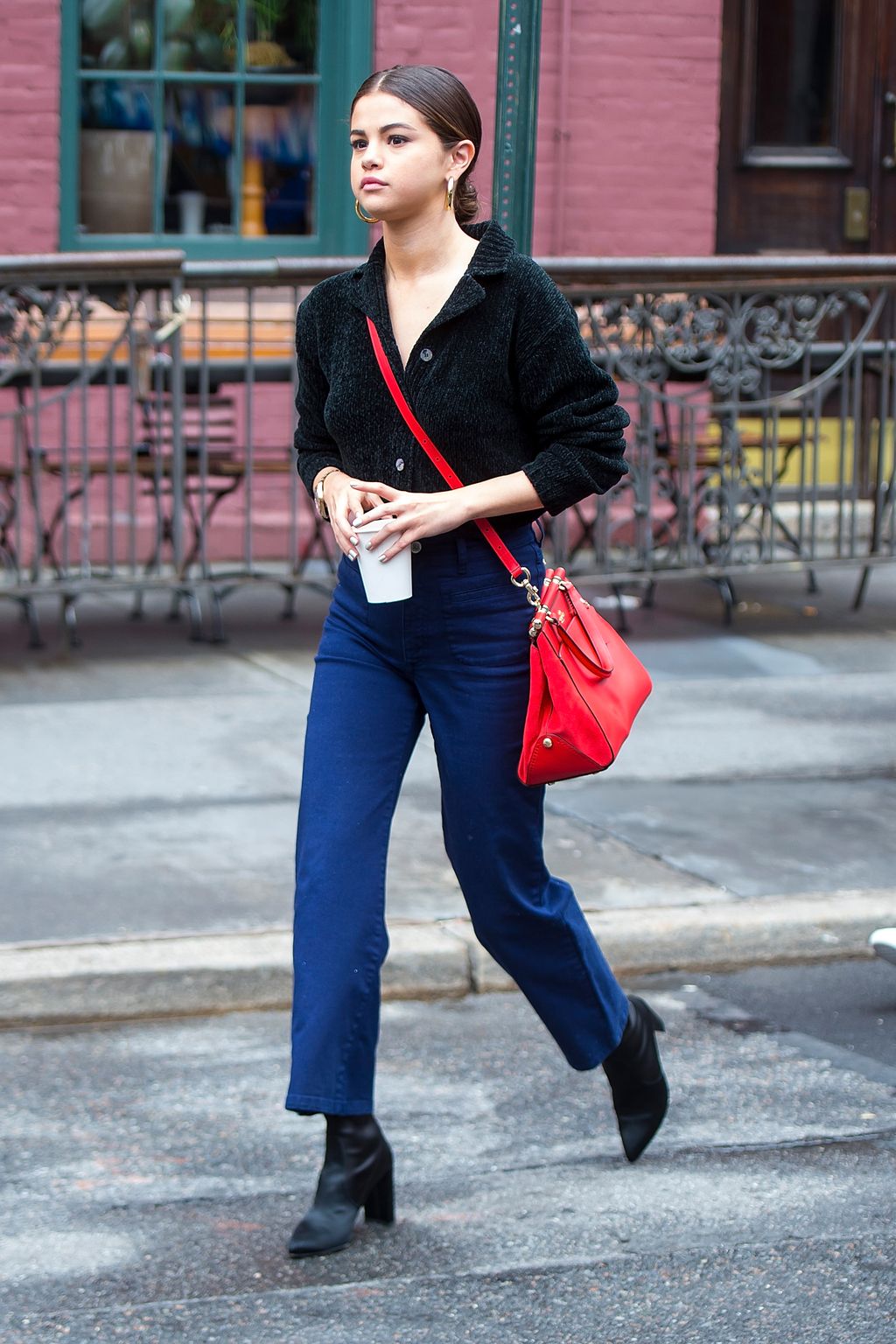 NEW YORK, NY - SEPTEMBER 03:  Singer Selena Gomez is seen in the West Village on September 3, 2017 in New York City.  (Photo by Gotham/GC Images)