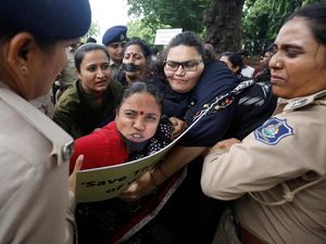 Aksi Protes Dua Wanita Diarak Bugil di India Terus Terjadi