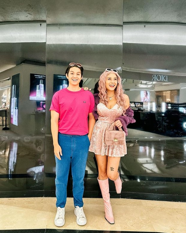 Gaya Influencer Indonesia kenakan Barbiecore