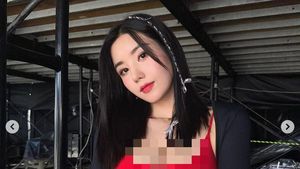 7 Gaya Kwon Eunbi eks IZ*ONE Viral Pakai Bikini Merah di Waterbomb Jepang
