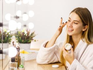 4 Tips Melindungi Kulit dari Paparan Polusi Udara Menurut Pakar Unair 4 Tips Melindungi Kulit dari Paparan Polusi Udara Menurut Pakar Unair