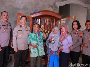 Pesilat Klaten Juara SEA Games Diterima Bintara Polri, Ibunda Sujud Syukur Pesilat Klaten Juara SEA Games Diterima Bintara Polri, Ibunda Sujud Syukur