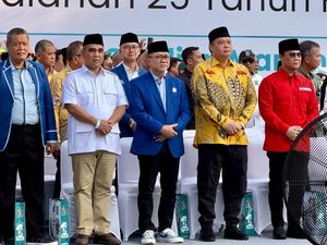 Zulhas Hadiri Harlah PKB, Harap Partai Pendukung Jokowi Tetap Kompak Zulhas Hadiri Harlah PKB, Harap Partai Pendukung Jokowi Tetap Kompak