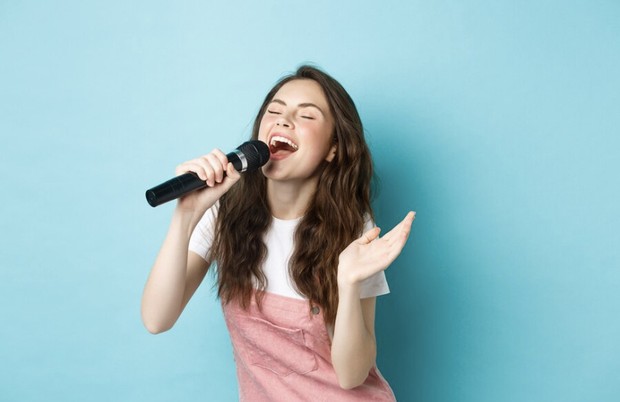 Latih Kekuatan Vokal Kamu/Foto: Freepik.com/Benzoix Latih Kekuatan Vokal Kamu