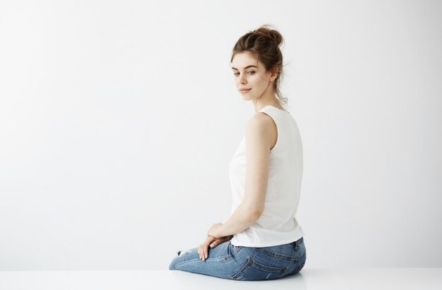 Latih Postur Tubuh yang Baik/Foto: Freepik.com/Cookie_studio Latih Postur Tubuh yang Baik