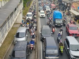 Perantau dari Magelang Kaget dengan Macet di Daan Mogot Jakarta