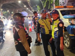 Wanita di Jaktim Bawa Kabur Mobil Patroli, Lalu Tabrak 2 Mobil Lain