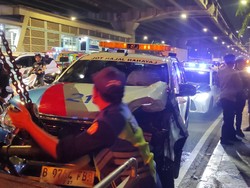 Polisi Cek Apartemen-Alat Komunikasi Jesica yang Bawa Lari Mobil Patroli