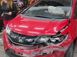 Penampakan Mobil Ringsek Ditabrak Kendaraan Patroli yang Dibawa Kabur Jesica