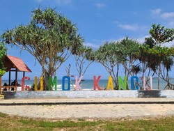 Yuk Main ke Pantai Gumuk Kancil Banyuwangi, Suasananya Cakep Lho!