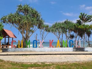 Yuk Main ke Pantai Gumuk Kancil Banyuwangi, Suasananya Cakep Lho! Yuk Main ke Pantai Gumuk Kancil Banyuwangi, Suasananya Cakep Lho!