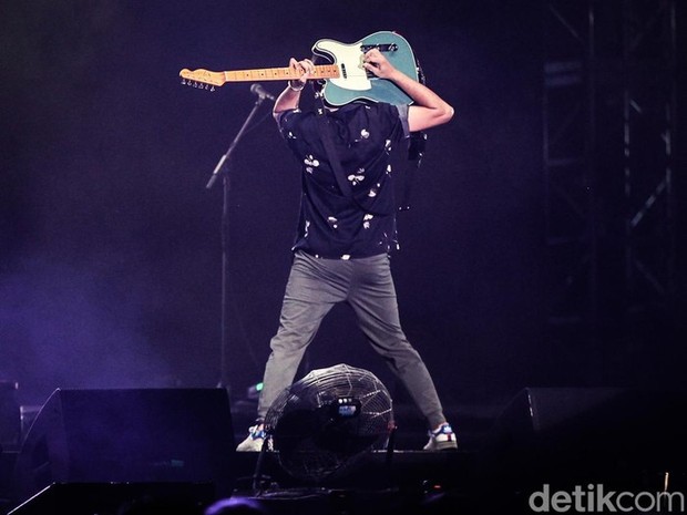 Penampilan Sheila On 7 di We The Fest 2023/Foto: detikHot/Andhika Prasetia Penampilan Sheila On 7 di We The Fest 2023/Foto: detikHot/Andhika Prasetia